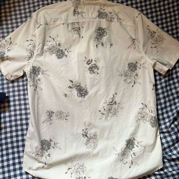 Hollister button up mens size large - Picture 3 of 3